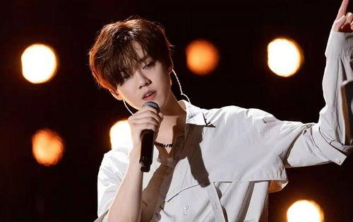 真实爆料鹿晗视频大全,真实爆料视频大盘点,独家视角呈现偶像幕后故事 第1张 真实爆料鹿晗视频大全,真实爆料视频大盘点,独家视角呈现偶像幕后故事 第1张